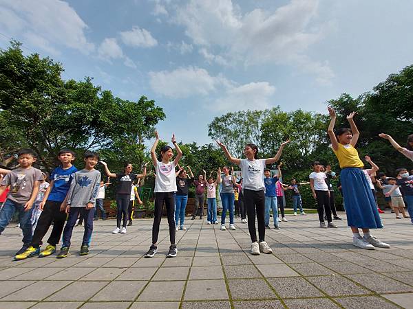 台北縣林口鄉亞太生態園區：熱身操 (3).jpg