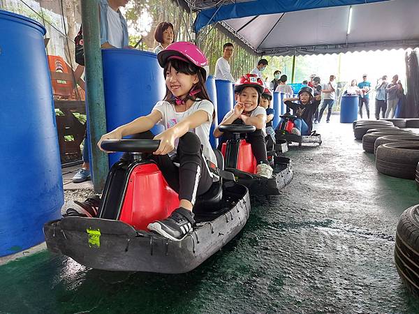 台北縣林口鄉亞太生態園區：瘋狂甩尾車 (2).jpg