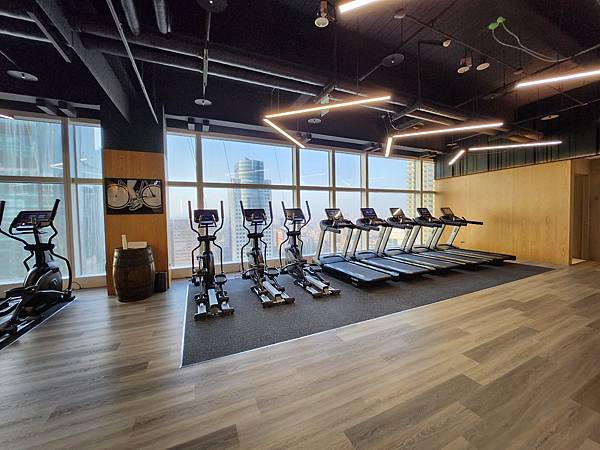 高雄市承億酒店:拳灣高空健身房俱樂部 (3).jpg