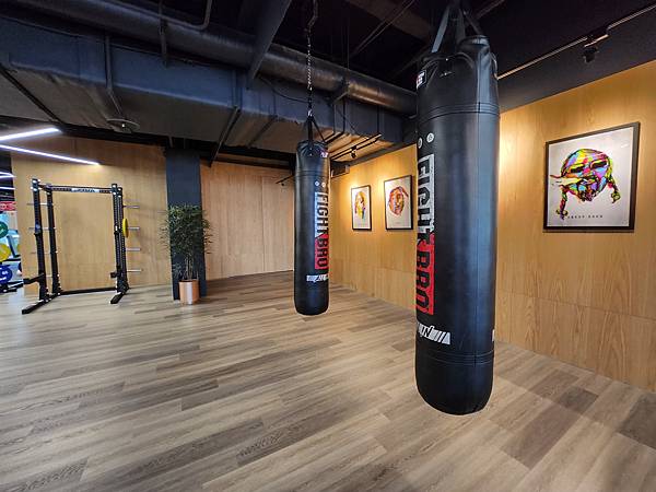 高雄市承億酒店:拳灣高空健身房俱樂部 (6).jpg