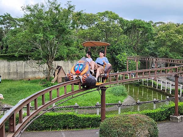 新竹縣關西鎮六福村主題遊樂園：猴子行大運 (2).jpg