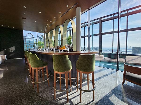 日本神奈川県横浜市三井ガーデンホテル横浜みなとみらいプレミア:BAR BELLO GATTI(バー ベッロ ガッティ) (5).jpg