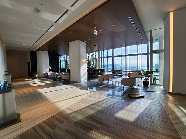 日本神奈川県横浜市三井ガーデンホテル横浜みなとみらいプレミア:BAR BELLO GATTI(バー ベッロ ガッティ) (9).jpg