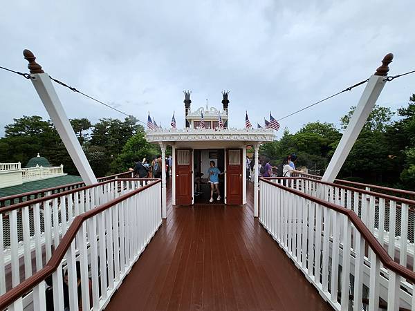 日本千葉県東京ディズニーランド：蒸気船マークトウェイン号 (33).jpg