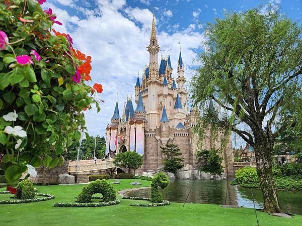 日本千葉県東京ディズニーランド:シンデレラのフェアリーテイル・ホール (9).jpg