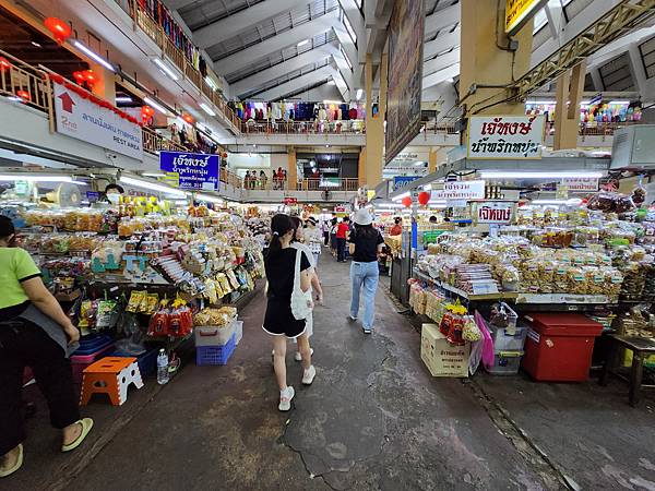 泰國清邁瓦洛洛市場 (16).jpg