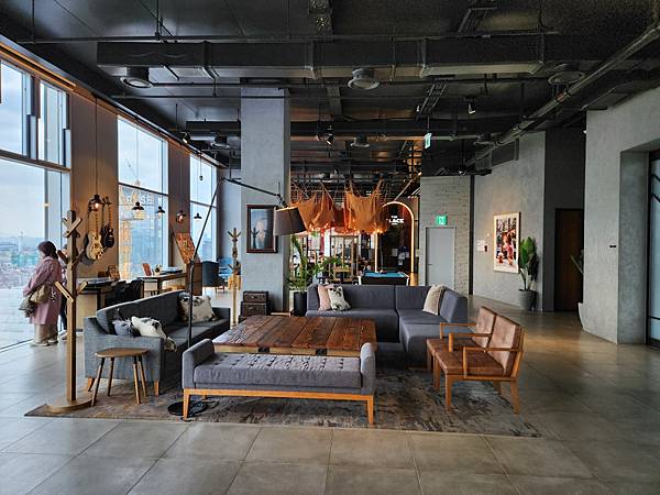 韓國首爾市L7 Hongdae:Blue Roof Lounge (10).jpg 韓國首爾市L7 Hongdae:Blue Roof Lounge (10).jpg