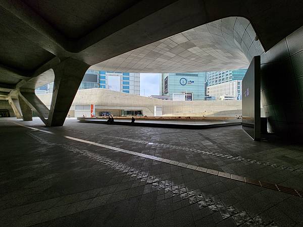 韓國首爾市東大門設計廣場 (18).jpg