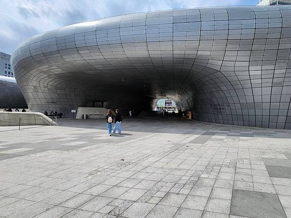 韓國首爾市東大門設計廣場 (20).jpg