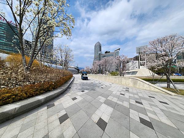 韓國首爾市東大門設計廣場 (24).jpg