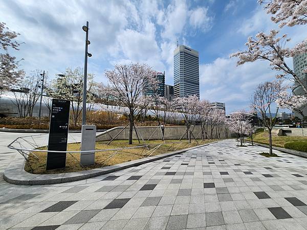 韓國首爾市東大門設計廣場 (25).jpg