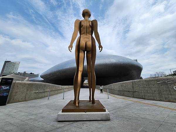 韓國首爾市東大門設計廣場 (44).jpg