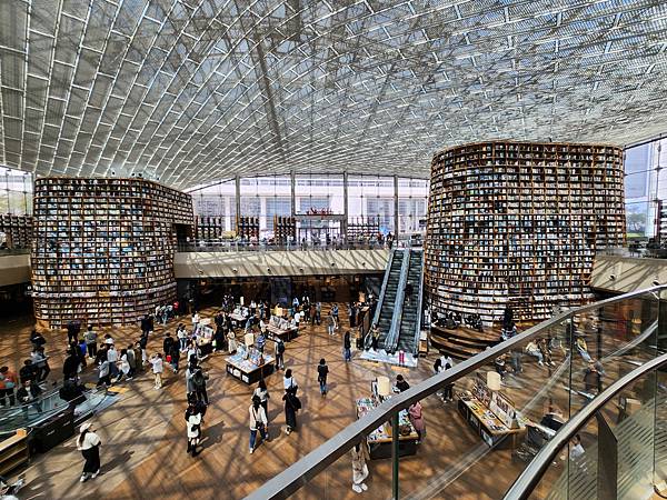 韓國首爾市星空圖書館 (1).jpg 韓國首爾市星空圖書館 (1).jpg