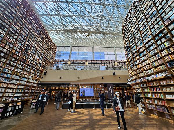 韓國首爾市星空圖書館 (11).jpg 韓國首爾市星空圖書館 (11).jpg