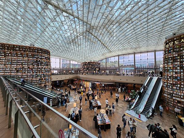韓國首爾市星空圖書館 (21).jpg 韓國首爾市星空圖書館 (21).jpg