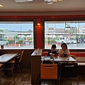日本沖縄県A&W牧港店 (4).jpg