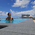 日本沖縄県MB Gallery Chatan by The Terrace Hotels：Rooftop Pool (13).jpg