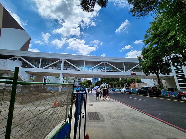 台北縣林口鄉MITSUI OUTLET PARK 林口二期【盜攝版】 (4).jpg