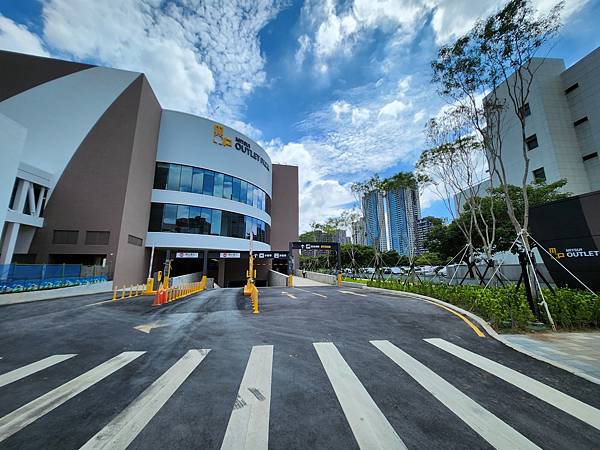 台北縣林口鄉MITSUI OUTLET PARK 林口二期【盜攝版】 (5).jpg