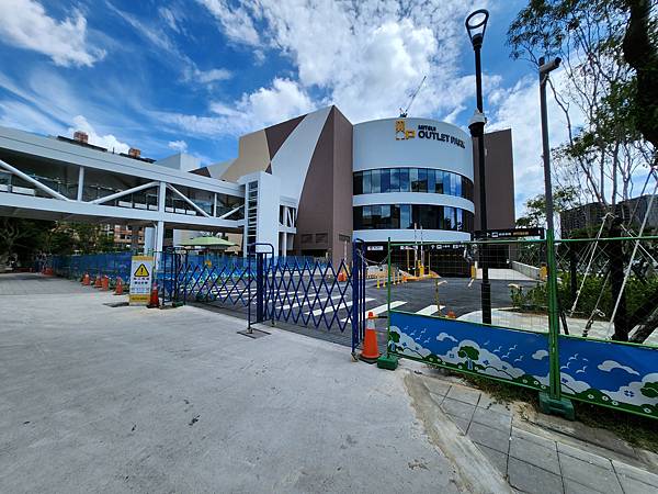 台北縣林口鄉MITSUI OUTLET PARK 林口二期【盜攝版】 (6).jpg