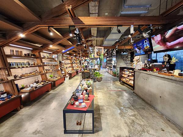 亞亞的大溪員工旅遊【捏陶篇】 (3).jpg