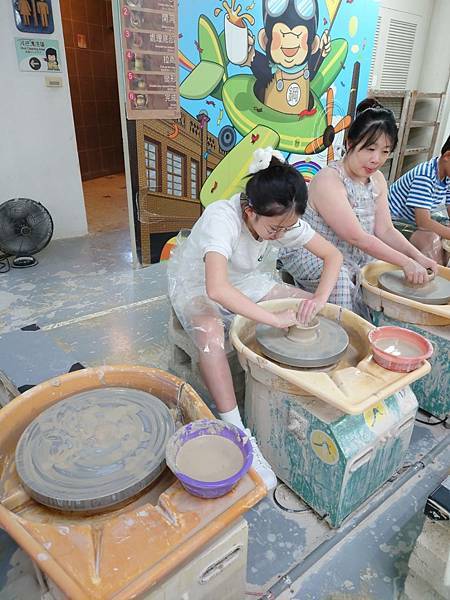 亞亞的大溪員工旅遊【捏陶篇】 (14).jpg