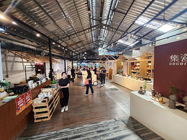 亞亞的大溪員工旅遊【捏陶篇】 (22).jpg