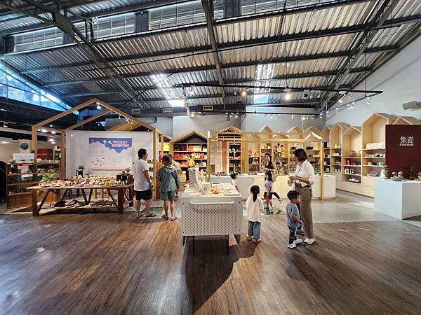 亞亞的大溪員工旅遊【捏陶篇】 (32).jpg