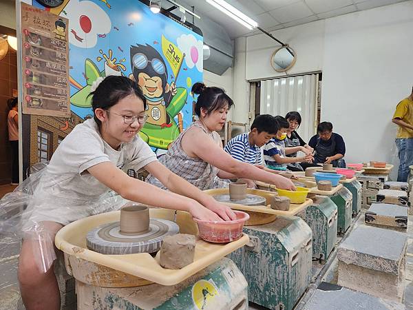 亞亞的大溪員工旅遊【捏陶篇】 (35).jpg