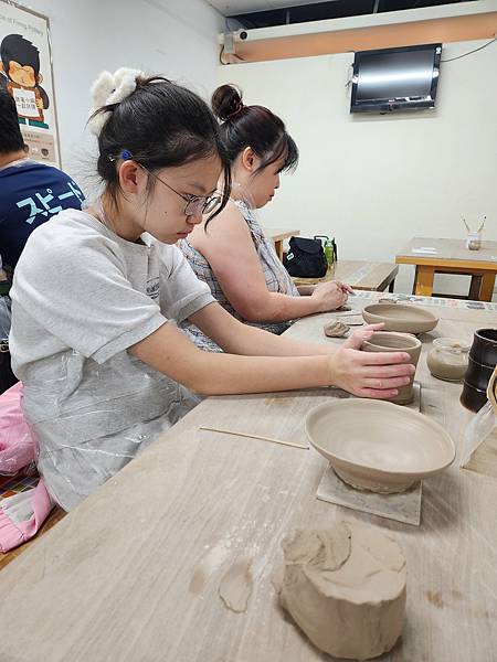 亞亞的大溪員工旅遊【捏陶篇】 (44).jpg