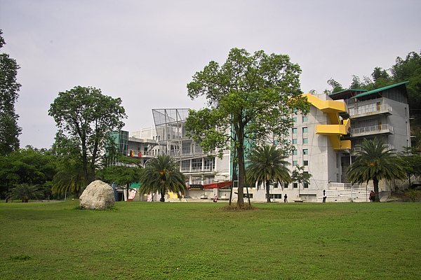 高雄縣內門鄉實踐大學高雄校區資訊系館全景.jpg