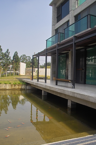 新竹縣峨嵋鄉二泉湖畔咖啡民宿綠水.jpg