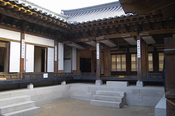 韓國韓屋村內院.jpg