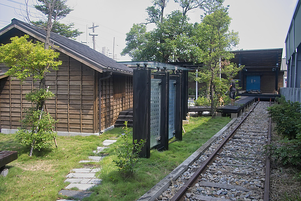 彰化市扇形車庫公園鐵軌.jpg