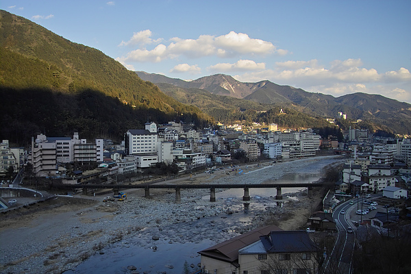 日本下呂市下呂觀光Hotel遠眺2.jpg