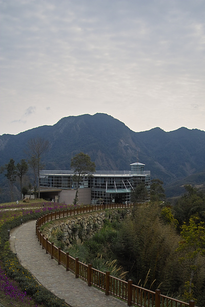 新竹縣尖石鄉數碼天空餐廳蜿蜒路.jpg