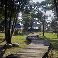 桃園縣大溪鎮河岸森林農莊枕木道.jpg