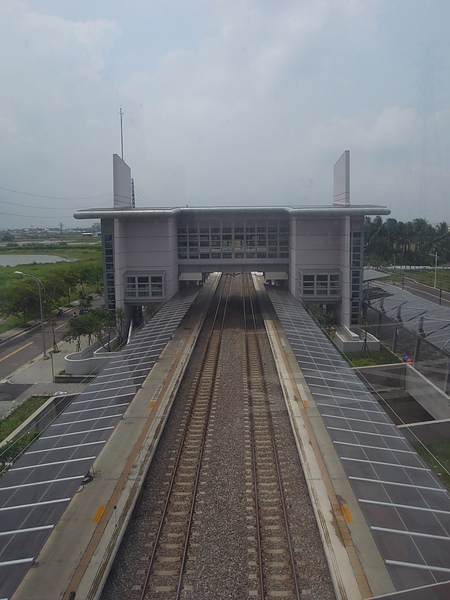 台南縣新市鄉台鐵南科站 (7).JPG