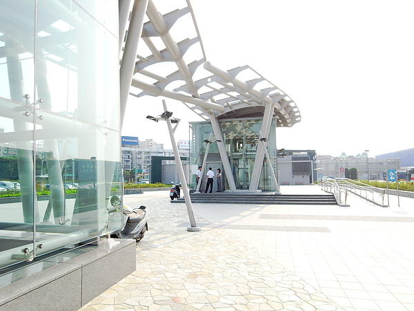 台北市捷運松山機場站 (18).JPG