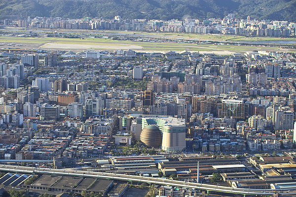 101凌雲景觀+京華城近景.jpg