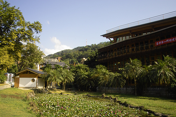 台北市北投圖書館全貌.jpg