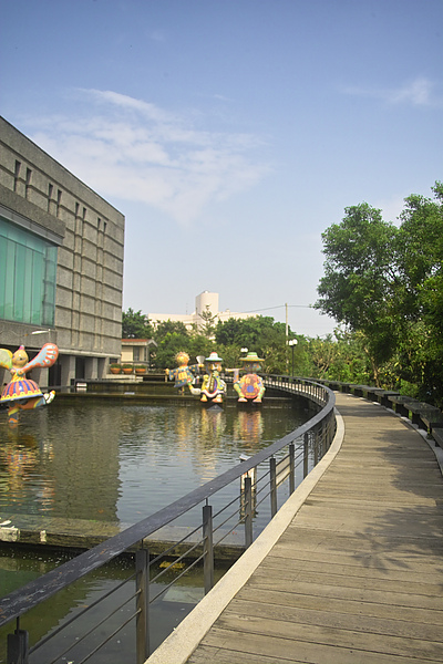 彰化縣員林鎮員林演藝廳水池步道2.jpg