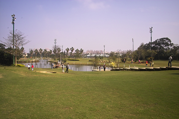 平鎮綠風草原餐廳草原.jpg