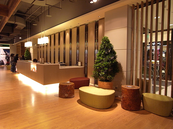 高雄市新光三越左營店 (65).JPG