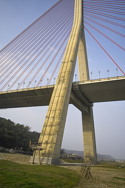 高屏溪斜張橋立景.jpg