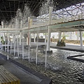 高雄市12號碼頭旅客服務中心大廳水池噴泉.jpg