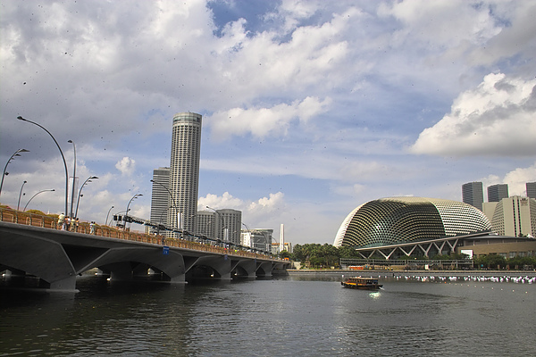 新加坡濱海藝術中心天空.jpg