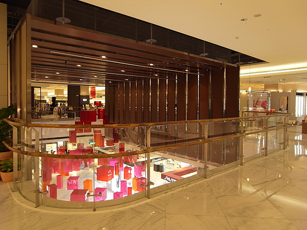 高雄市新光三越左營店 (48).JPG
