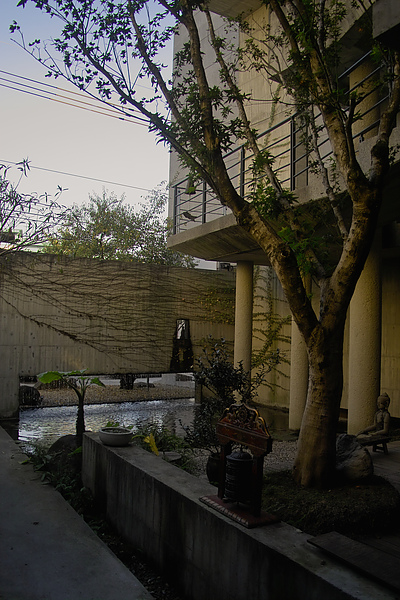 台中縣大里市菩薩寺 (1).jpg