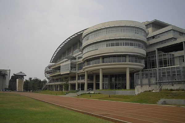 台中市逢甲大學體育館+跑道2.jpg